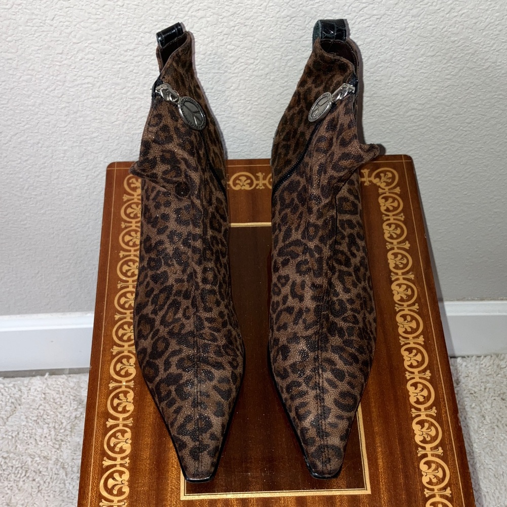 7 Donald Pliner - Leopard Print Ankle Booties EUC